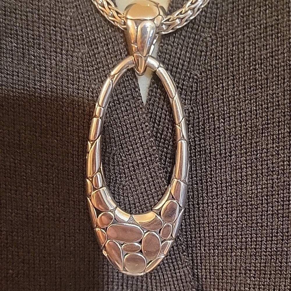 JOHN HARDY Elegant Sterling Silver Pendant Necklace with Chain